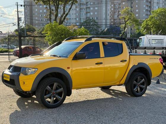 MITSUBISHI L200 SAVANA 3.2 4X4 16V TURBO INTERCOOLER DIESEL 4P MANUAL MITSUBISHI L200 SAVANA 3.2 4X4 16V TURBO INTERCOOLER DIESEL 4P MANUAL